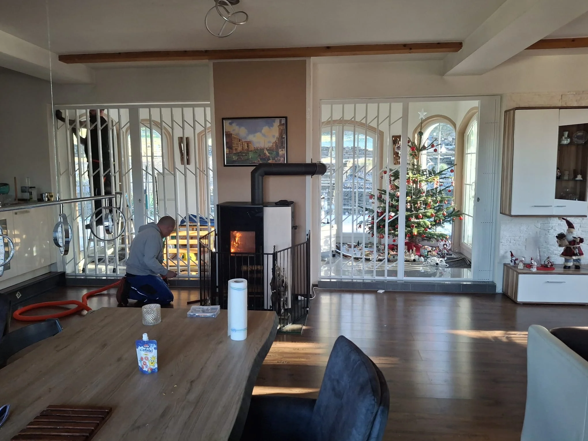 Zufriedener Kunde – Wohnbereich mit Scherengitter